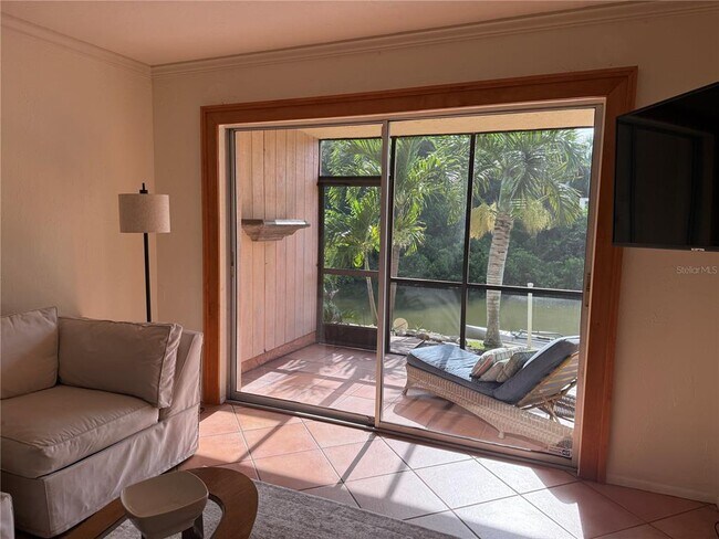 Foto del edificio - 1650 Pine Tree Ln