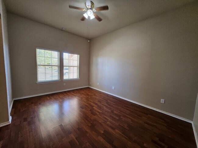 Foto del edificio - MOVE IN SPECIAL PRICING— Arlington: 4 BEDR...
