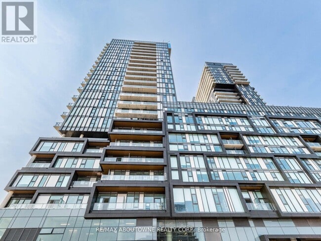 Building Photo - 10 Graphophone Grv