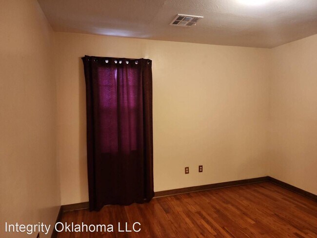 Building Photo - 3 br, 1 bath House - 910 Borum Place