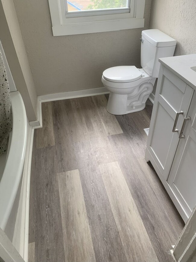 Building Photo - Single Family Home in KC