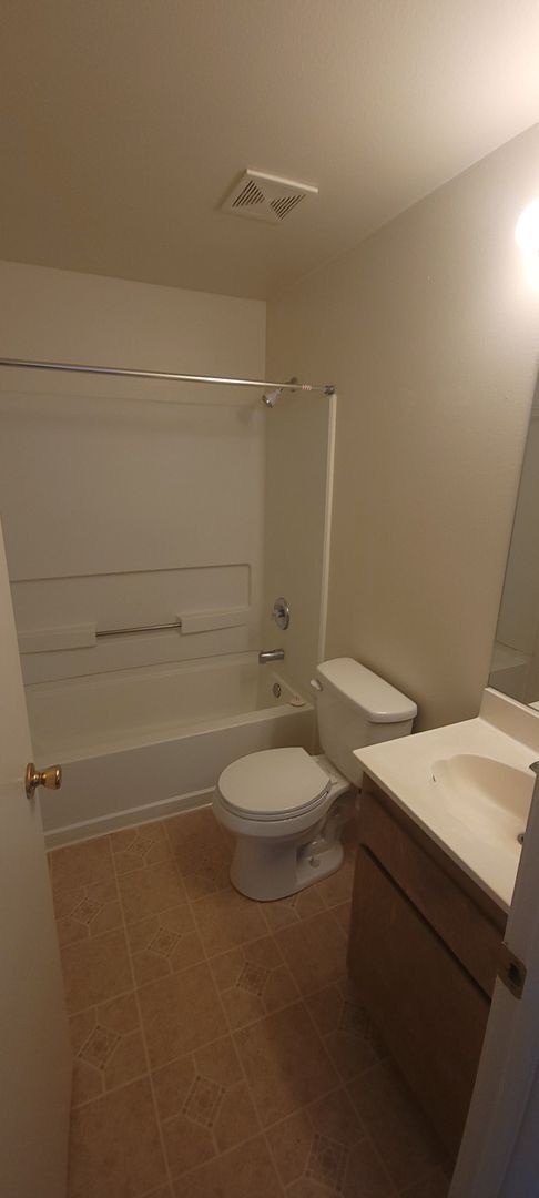 Building Photo - Newlands W 1258