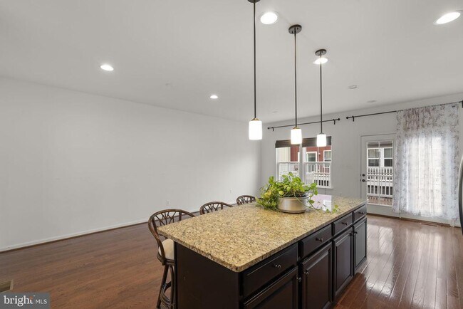 Foto del edificio - 41690 McMonagle Square