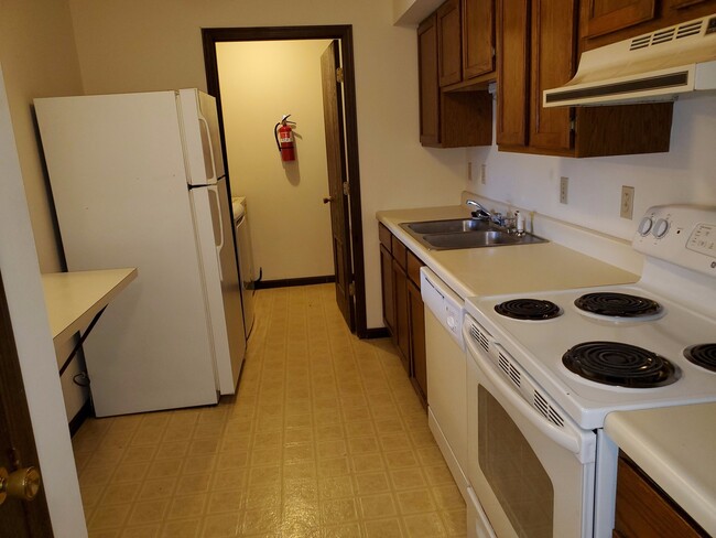 Foto del edificio - Smithton Condo near Broadway/Hwy 63, new paint and carpet, w/d included, top level