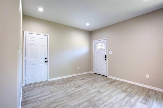 Foto del edificio - 5116 Bonnell Ave