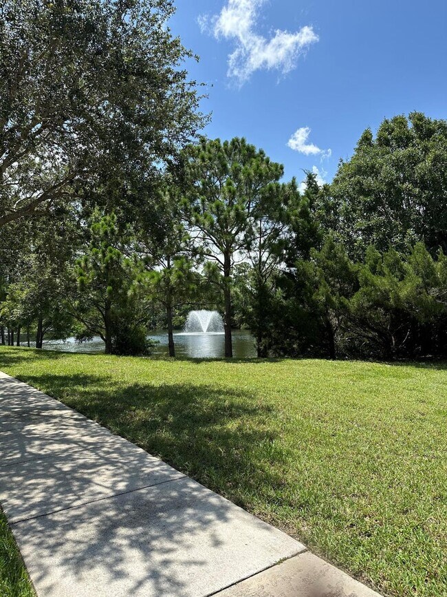 Building Photo - 717 Dakota Dr