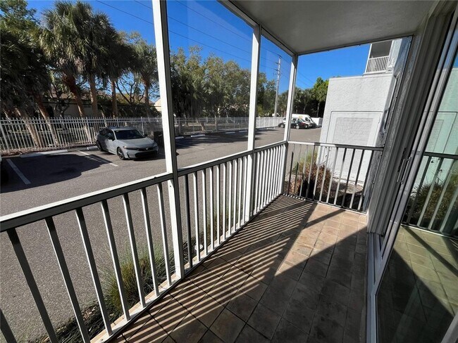 Foto del edificio - 2650 Coconut Bay Ln