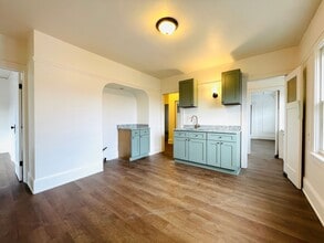 Building Photo - 2357 N 59th St