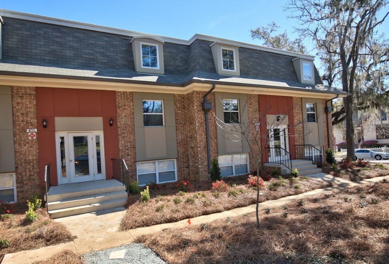 Building Photo - 410 E Virginia St