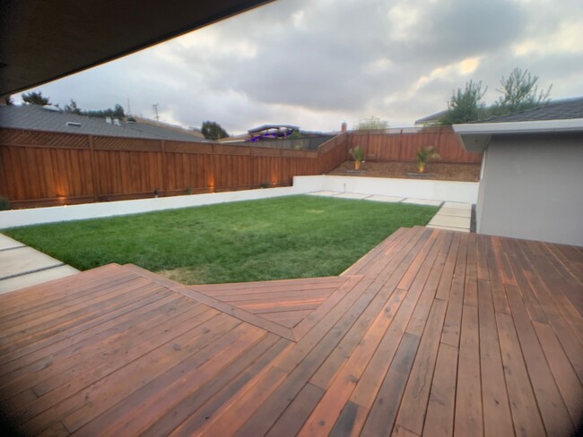 Back Yard, Deck, Fire Pit - 2330 Harborview Dr