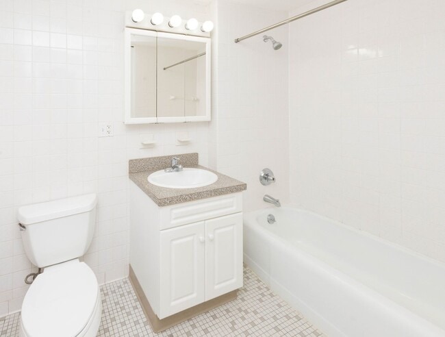 Interior Photo - Lakewood, L.L.C. (LWD)