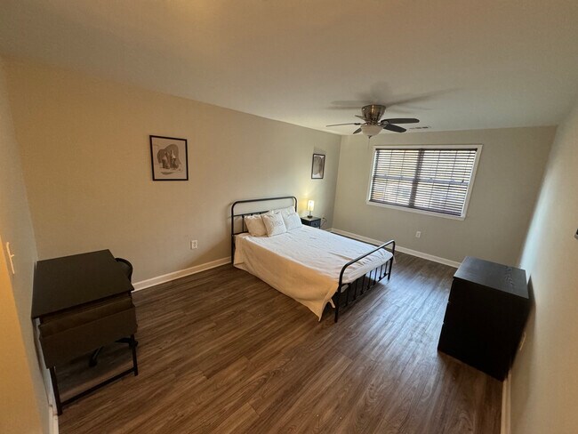 Foto del edificio - 2483 Memorial Dr SE