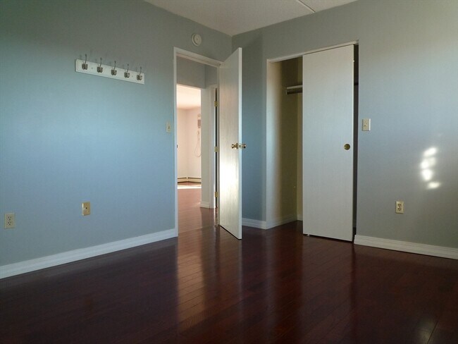Building Photo - 301 Lowell St