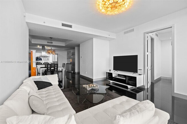 Foto del edificio - 18201 Collins Ave