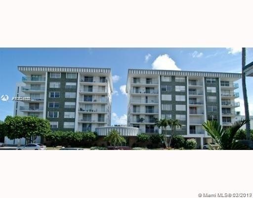 Foto principal - 1050 93rd St
