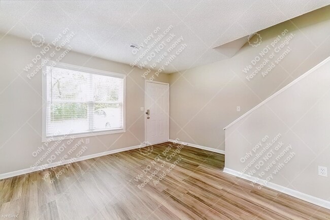 Building Photo - 2 br, 1.5 bath Townhome - 525 Stinson Dr A...