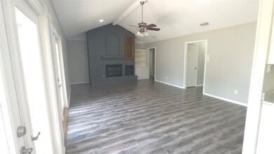 Building Photo - 1119 Montour Dr