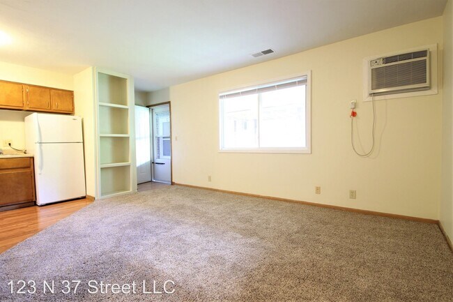 Building Photo - 123 N 37th St
