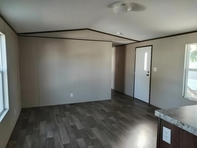 Foto del edificio - 312 Walker Ct