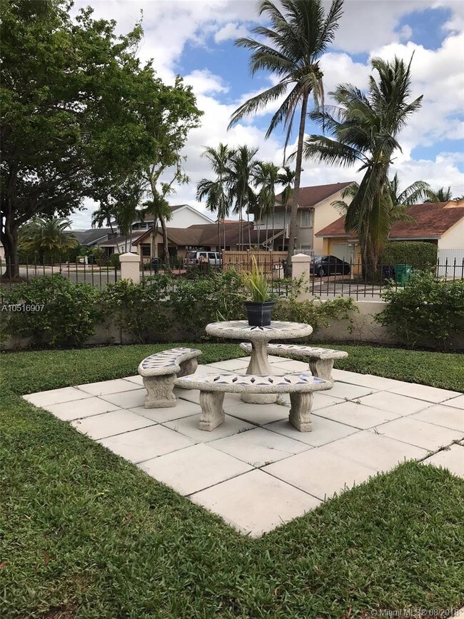 Building Photo - 600 SW 89th Ct