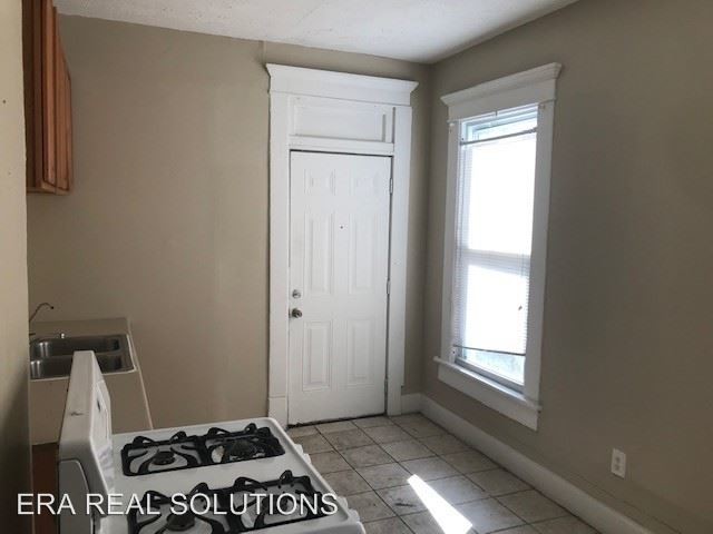 Building Photo - 4 br, 2 bath House - 846 Taylor Avenue
