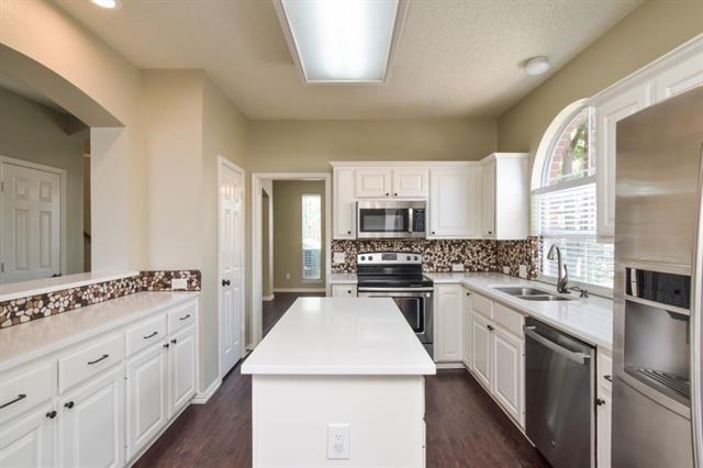 Building Photo - 10000 Danbury Dr