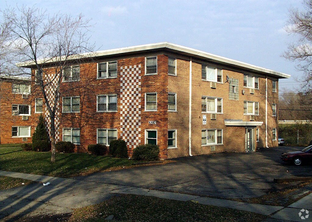 Primary Photo - 10917 S Lloyd Ave