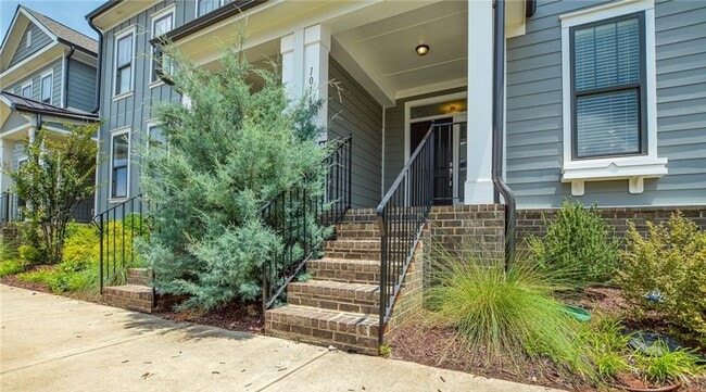 Foto del edificio - Charming 3BR/2.5BA Townhome located in Cab...