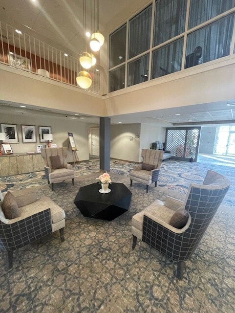 Building Photo - 2000 Randi Dr