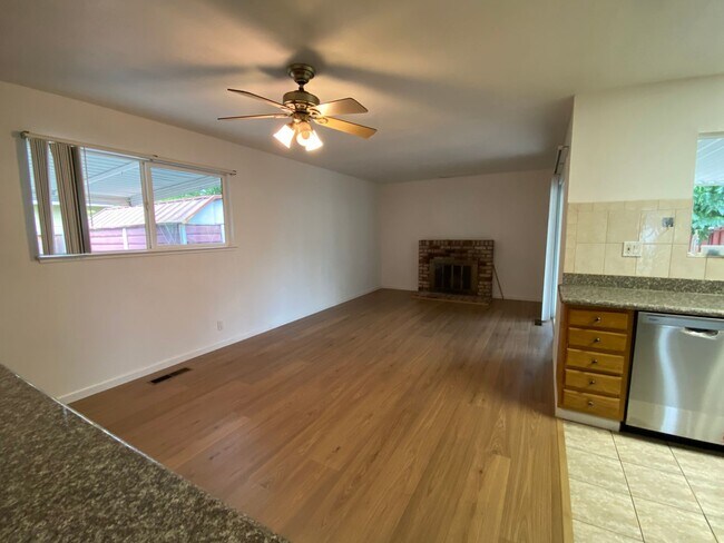 Foto del edificio - Charming 5 bed, 2.5 bath home in San Jose