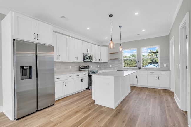 Photo - 2007 Arbutus Ave House