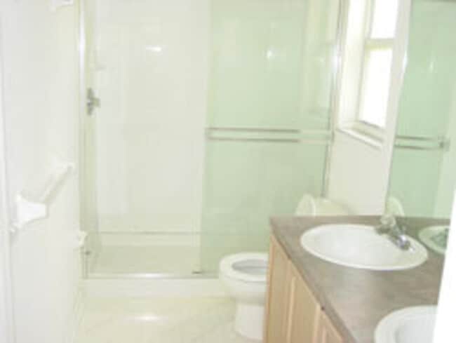Building Photo - 1709 Pine Bay Dr