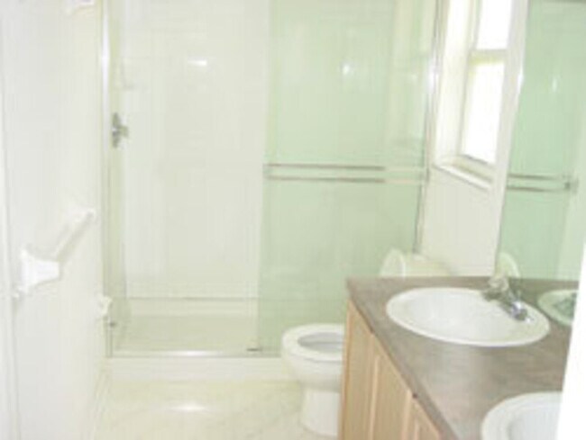 Foto del edificio - 1709 Pine Bay Dr