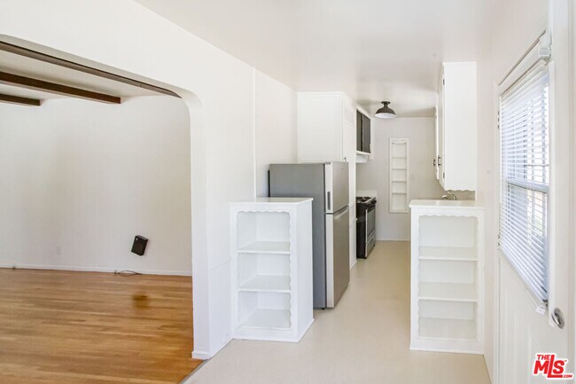 Foto del edificio - 2598 Amherst Ave
