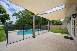 Building Photo - 1755 SW Castinet Ln
