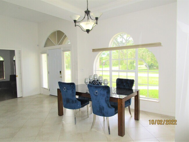 Foto del edificio - 7205 Hibiscus Rd