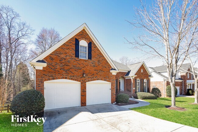 Foto del edificio - 1402 Holly Ridge Dr