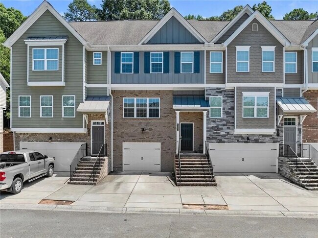Foto del edificio - Room in Townhome on Chatham Ridge Dr