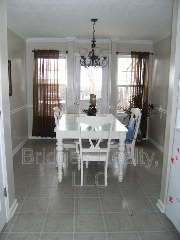 Foto del edificio - 315 Hazelnut Dr