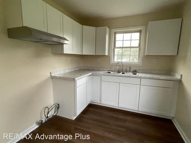 Building Photo - 2 br, 1 bath House - 208 Front St