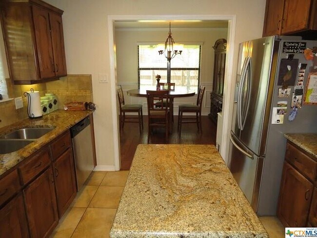 Building Photo - 2505 Mugho Dr