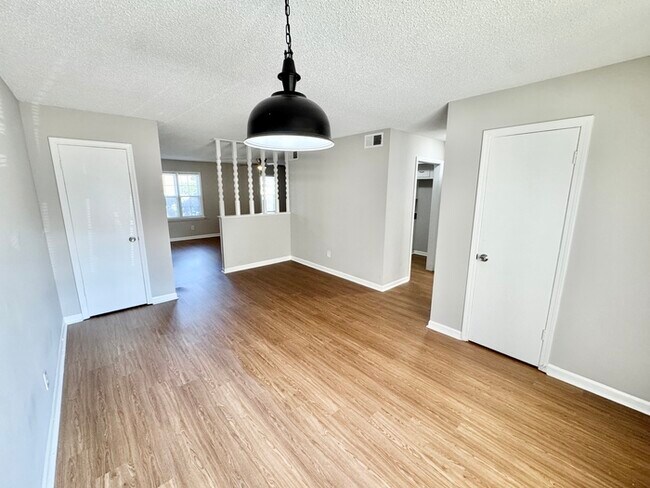 Foto del edificio - 5426 Gatehoyse Drive