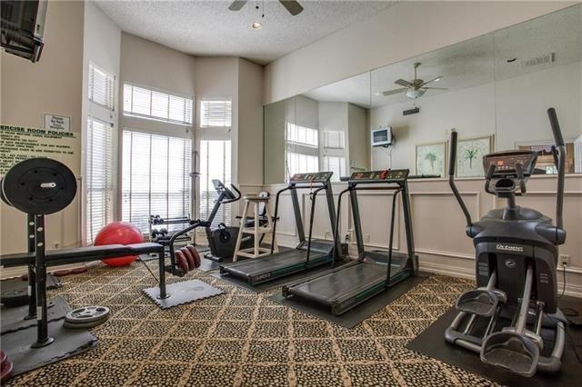 Foto del edificio - 12660 Hillcrest Rd