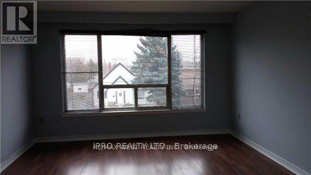 Building Photo - 182 Ruggles Ave