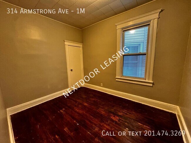 Foto del edificio - 314 Armstrong Ave