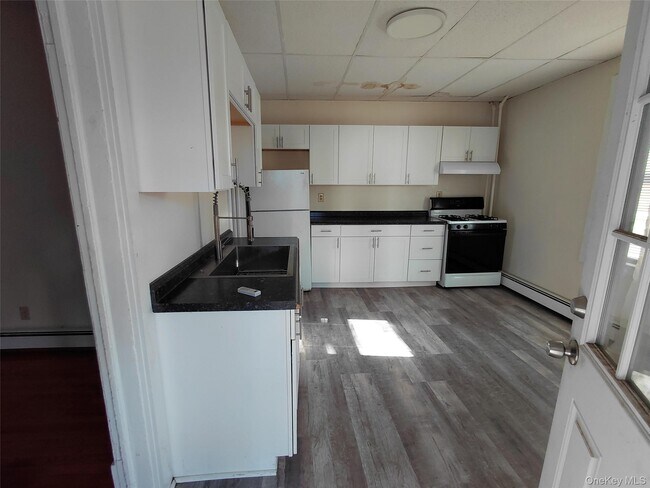 Foto del edificio - 8 Center St