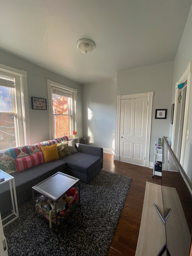 27 N Shippen St Unit 3, Lancaster, PA 17602 Room for Rent in