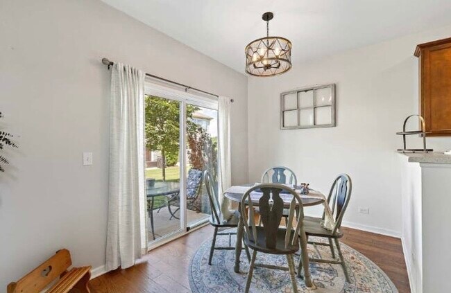 Dining room - 416 S Jade Ln