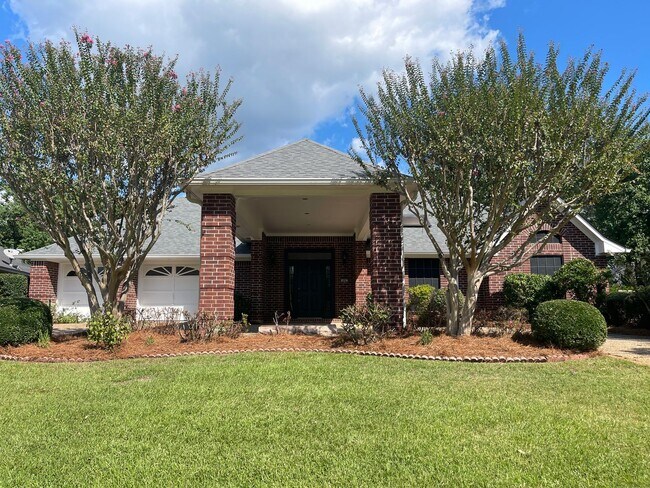Building Photo - PRICE DROP & 1/2 OFF FIRST MONTH'S RENT/ G...