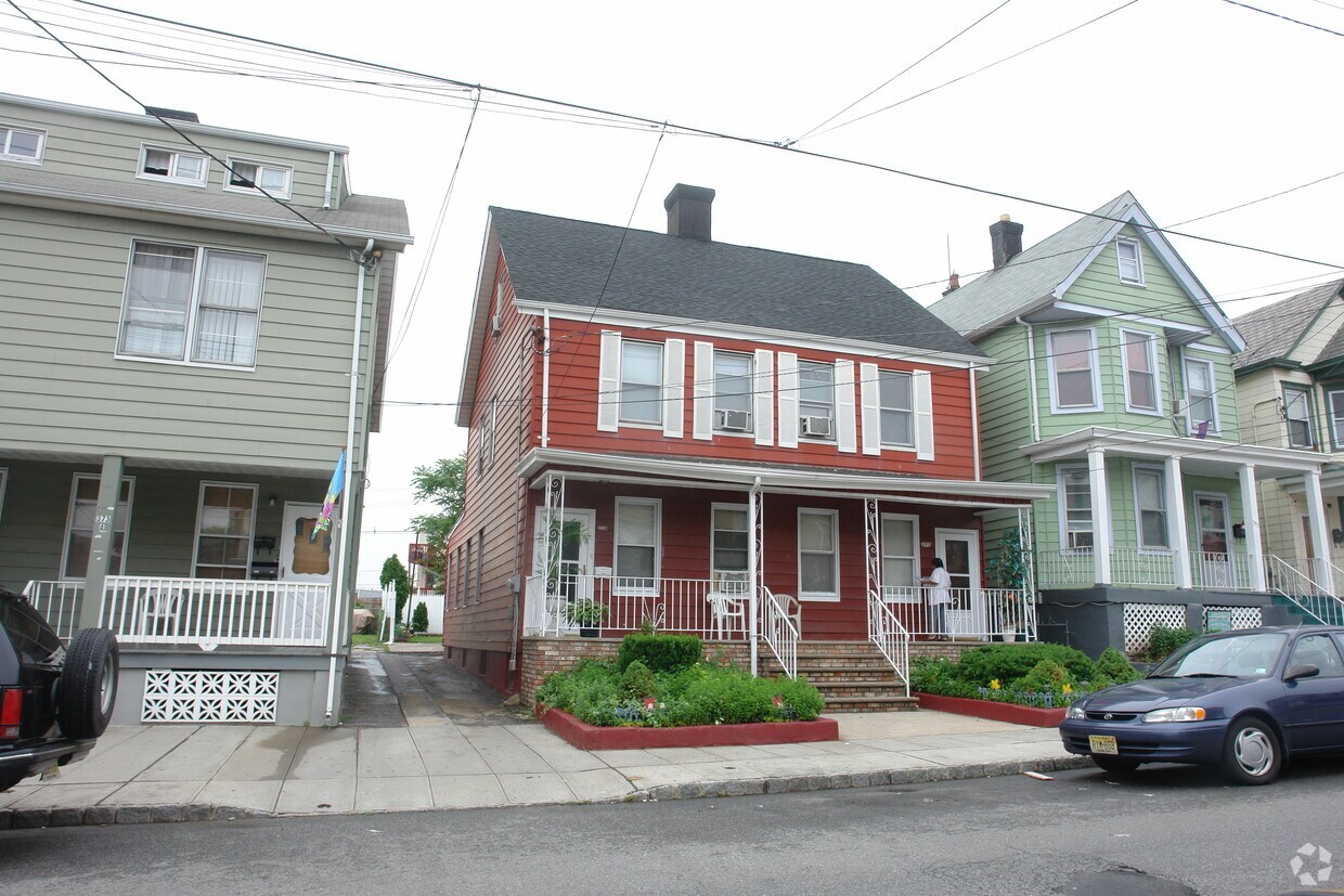 Primary Photo - 375 Washington St